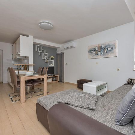 Apartmani Mona Makarska Ngoại thất bức ảnh