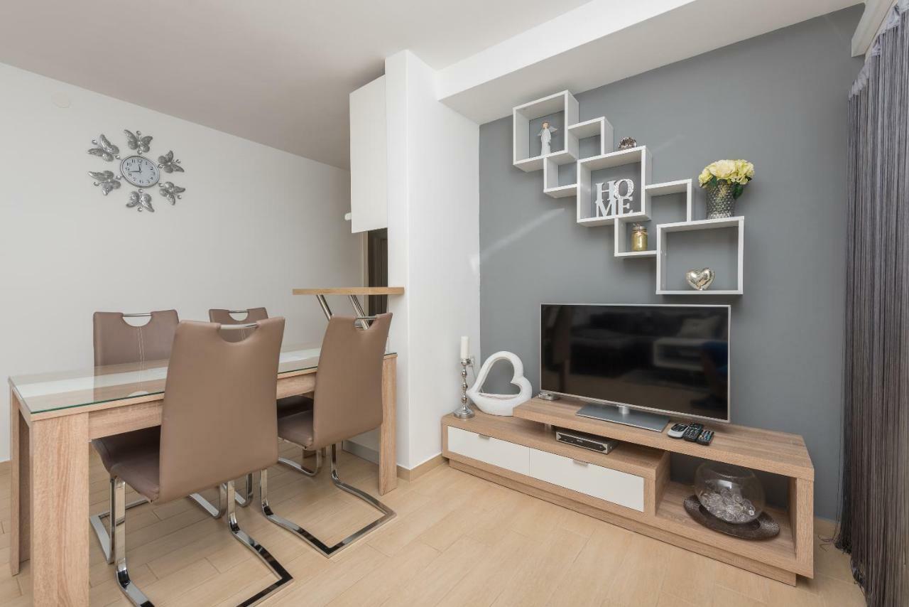 Apartmani Mona Makarska Ngoại thất bức ảnh
