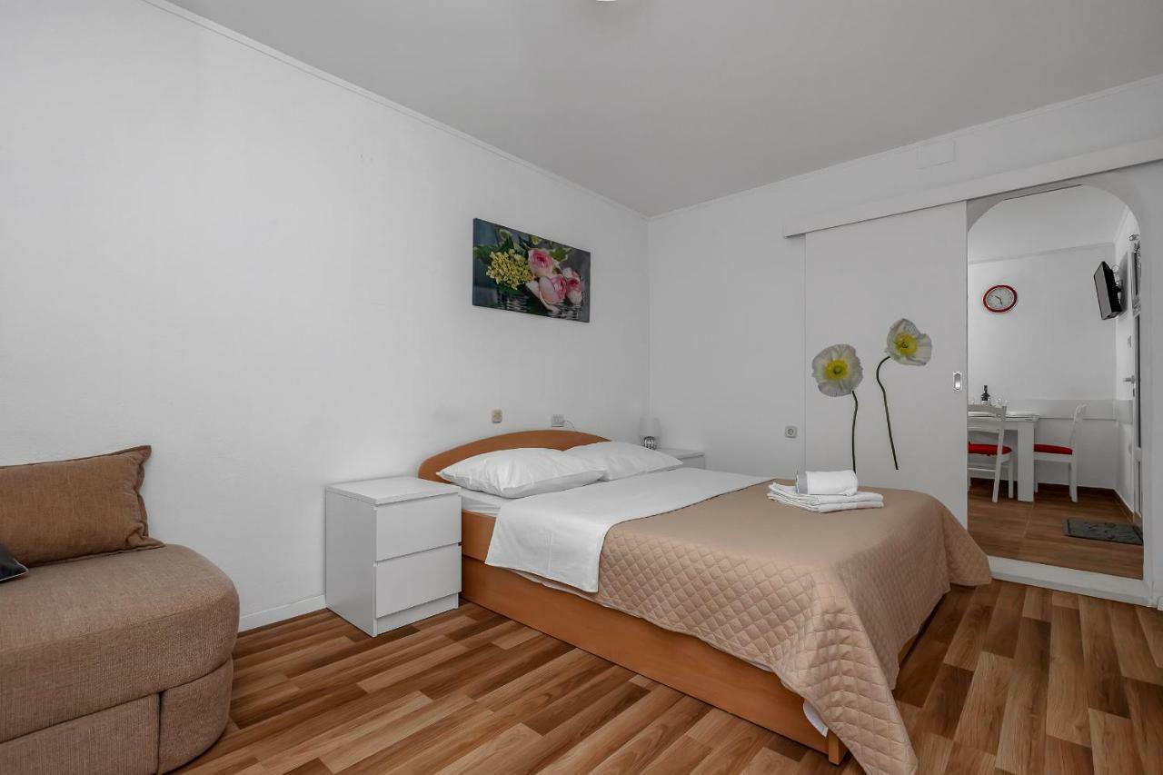Apartmani Mona Makarska Ngoại thất bức ảnh