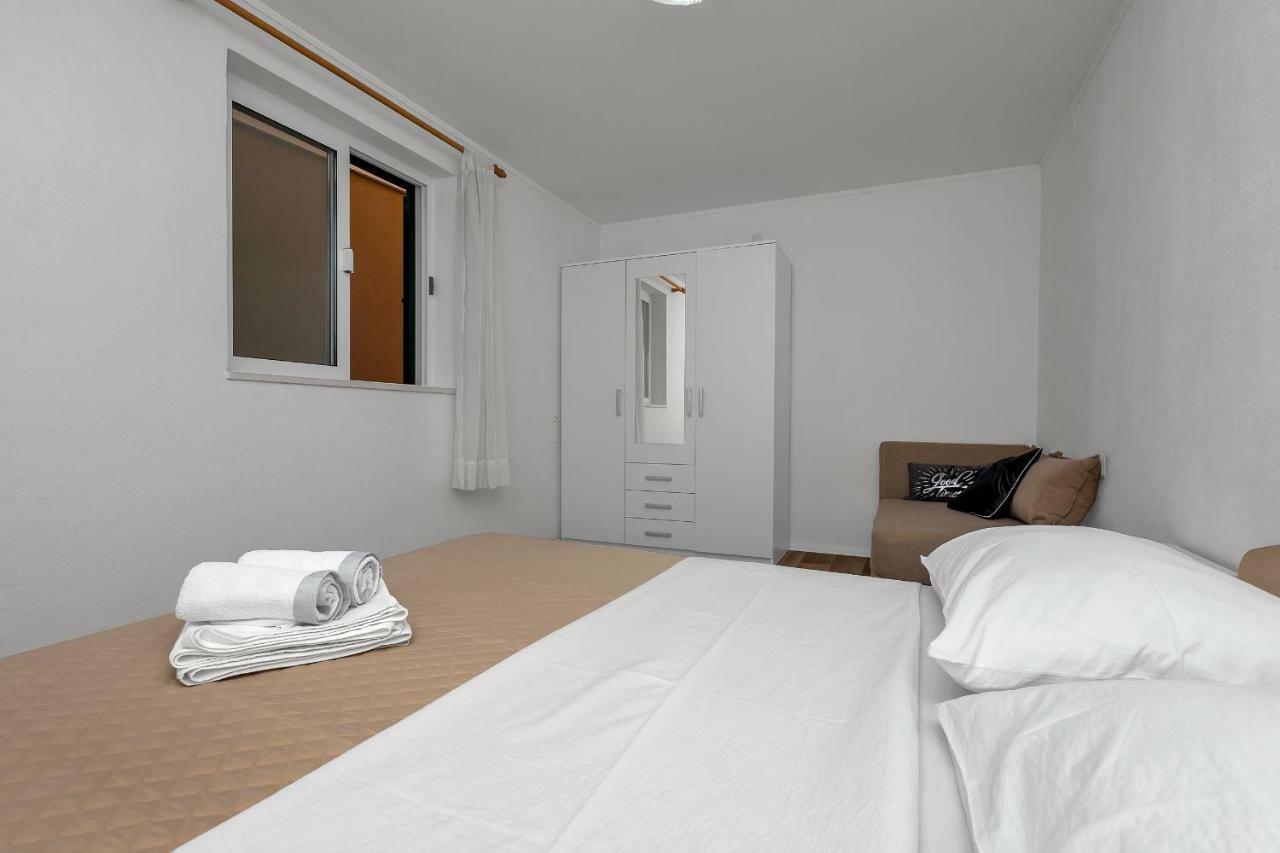 Apartmani Mona Makarska Ngoại thất bức ảnh