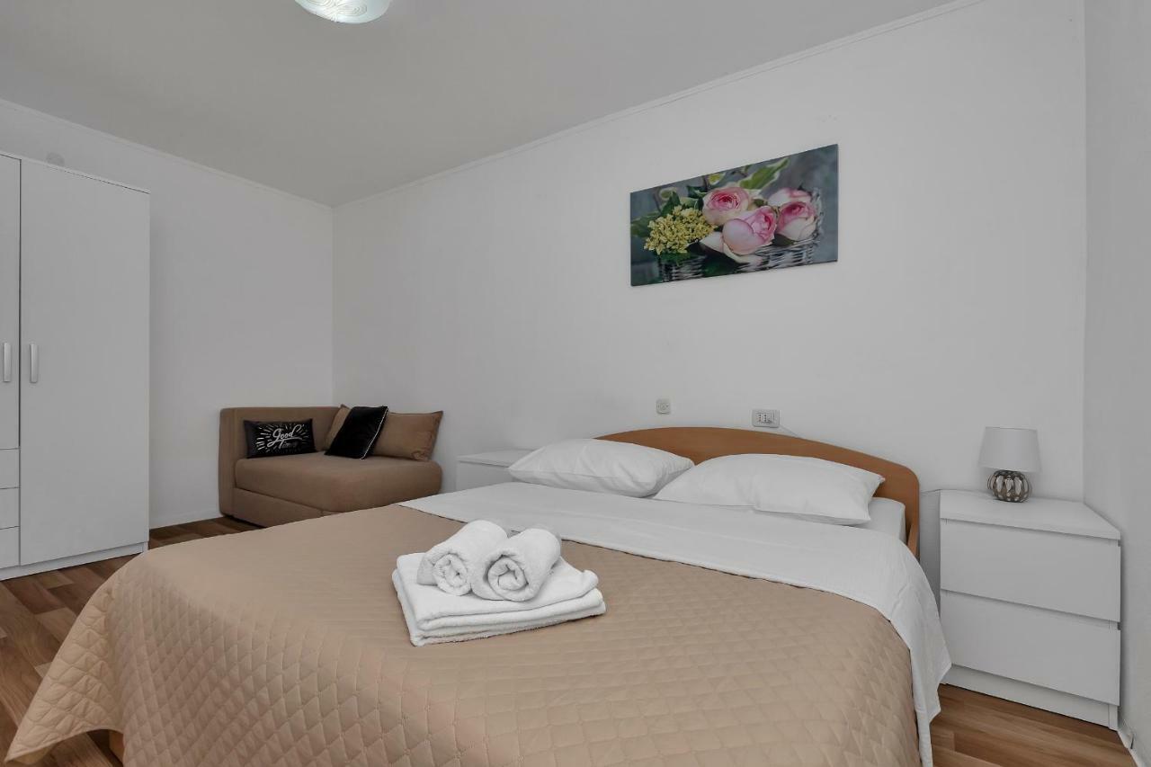 Apartmani Mona Makarska Ngoại thất bức ảnh