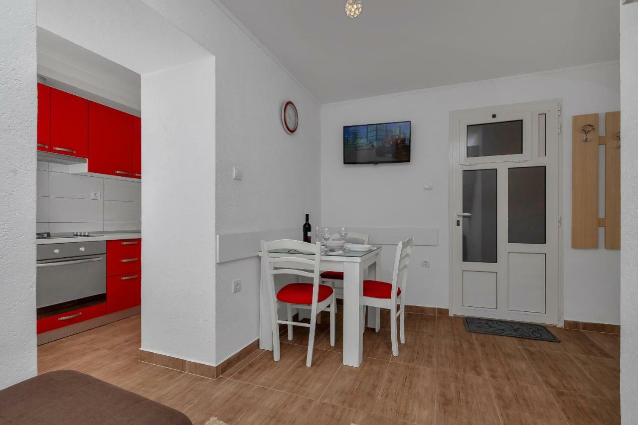 Apartmani Mona Makarska Ngoại thất bức ảnh