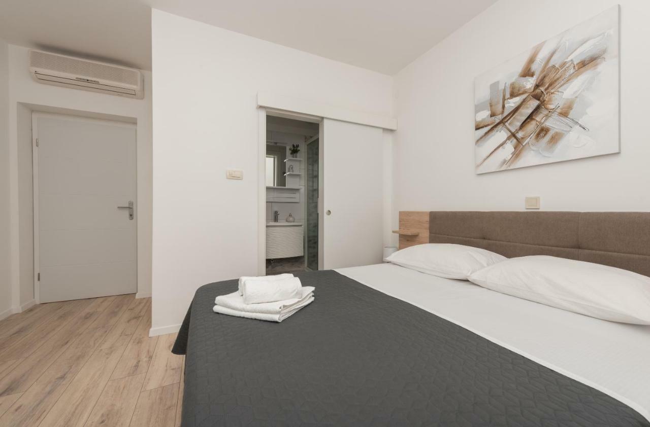 Apartmani Mona Makarska Ngoại thất bức ảnh