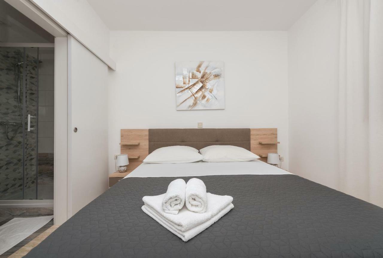 Apartmani Mona Makarska Ngoại thất bức ảnh