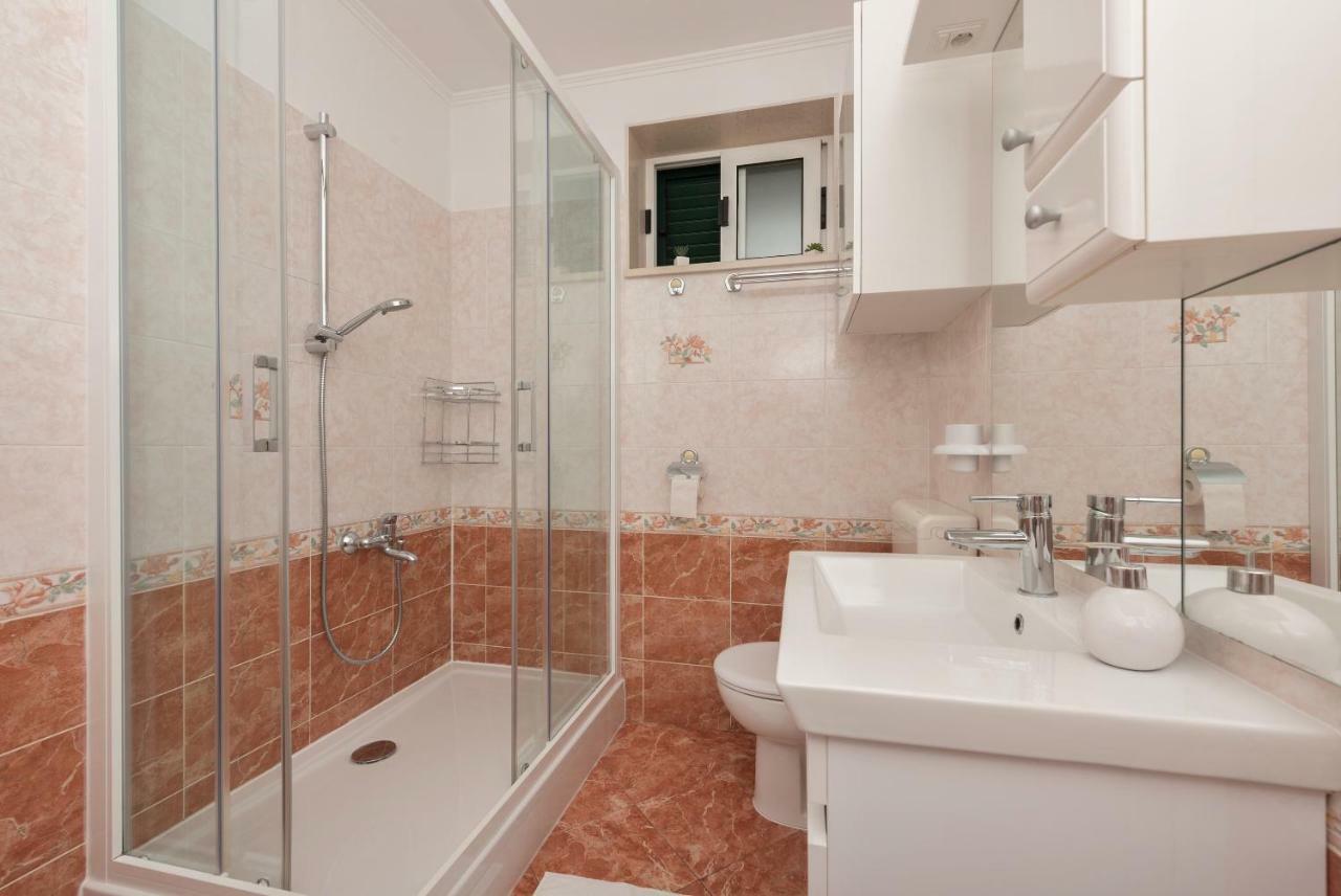Apartmani Mona Makarska Ngoại thất bức ảnh
