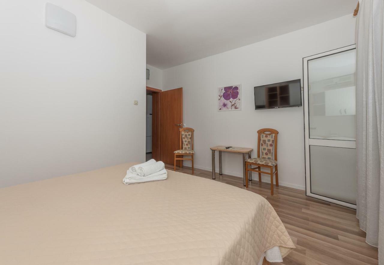 Apartmani Mona Makarska Ngoại thất bức ảnh