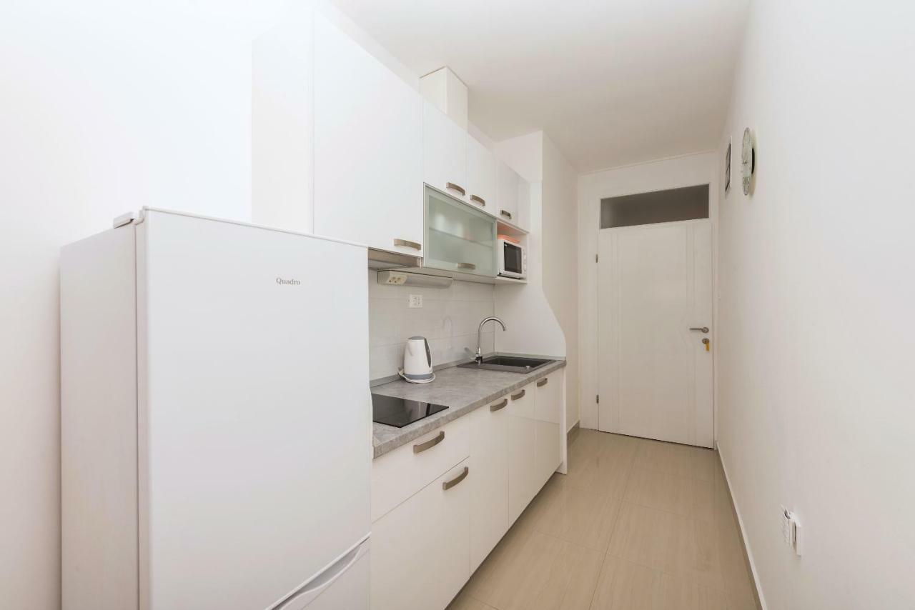 Apartmani Mona Makarska Ngoại thất bức ảnh