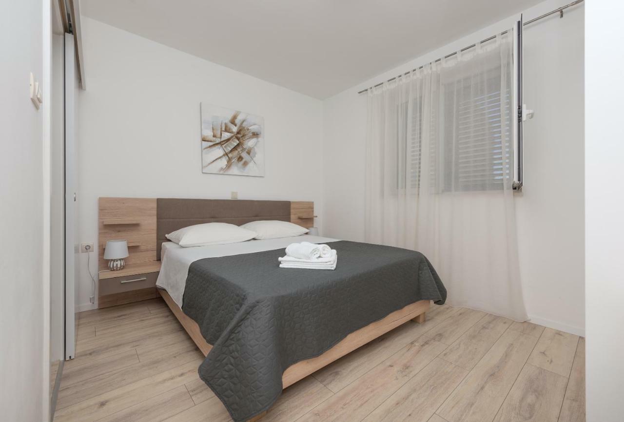 Apartmani Mona Makarska Ngoại thất bức ảnh