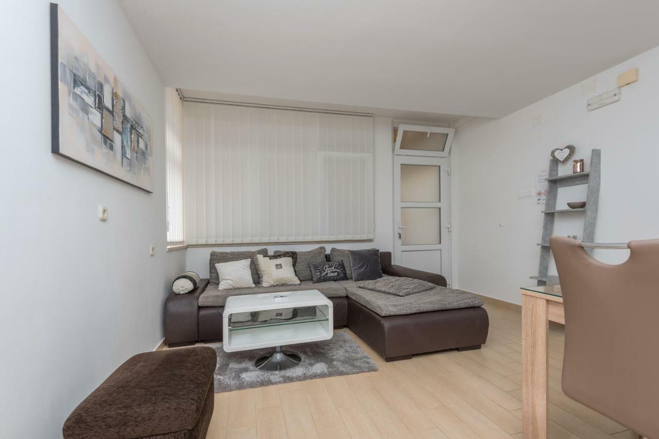 Apartmani Mona Makarska Ngoại thất bức ảnh