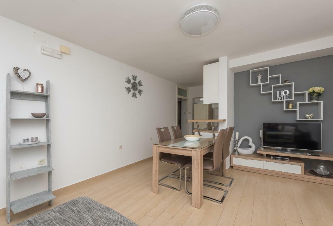 Apartmani Mona Makarska Ngoại thất bức ảnh