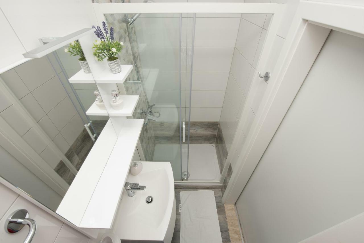 Apartmani Mona Makarska Ngoại thất bức ảnh