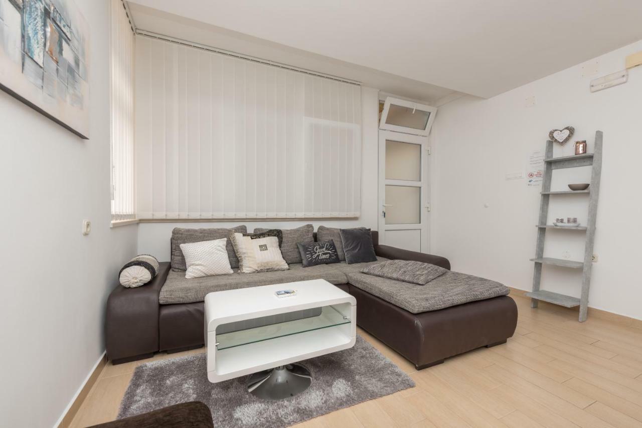 Apartmani Mona Makarska Ngoại thất bức ảnh