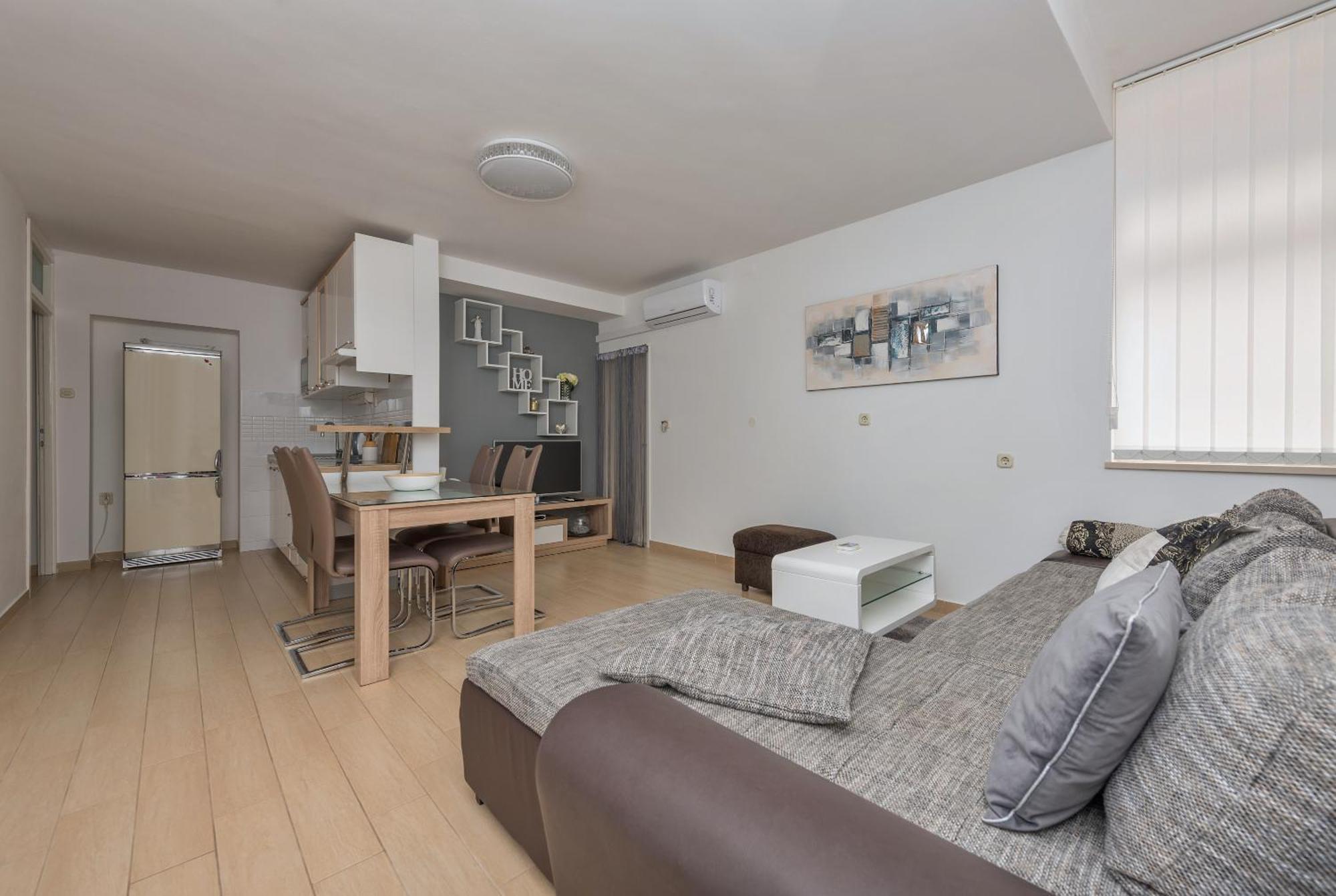Apartmani Mona Makarska Ngoại thất bức ảnh