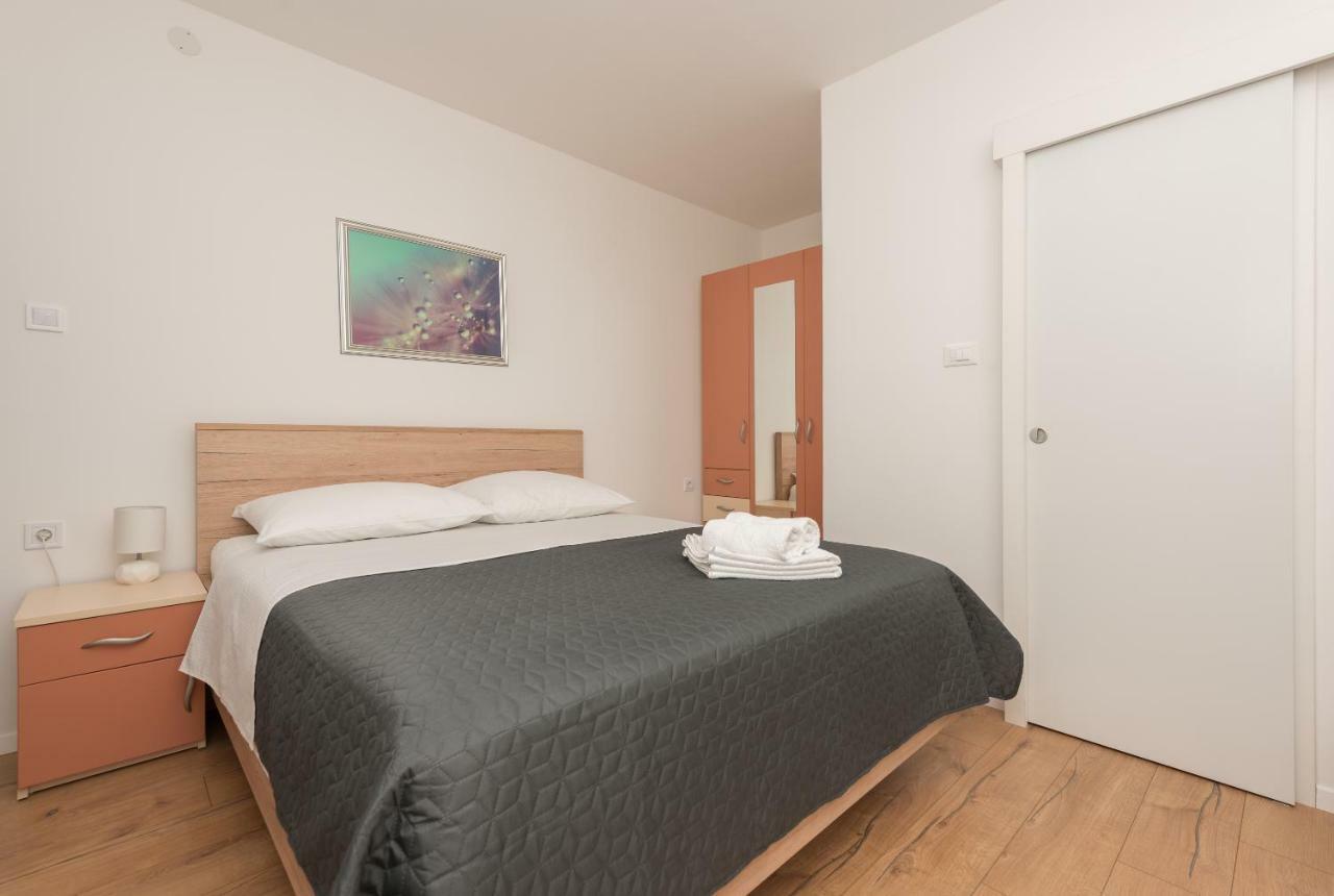 Apartmani Mona Makarska Ngoại thất bức ảnh